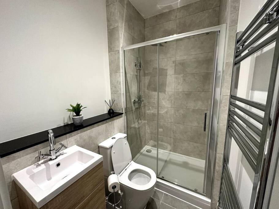 Spacious And Elegant Apartment Бирмингем Экстерьер фото