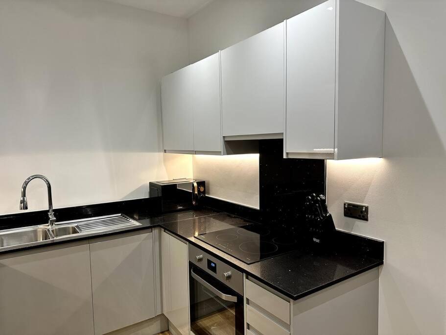 Spacious And Elegant Apartment Бирмингем Экстерьер фото