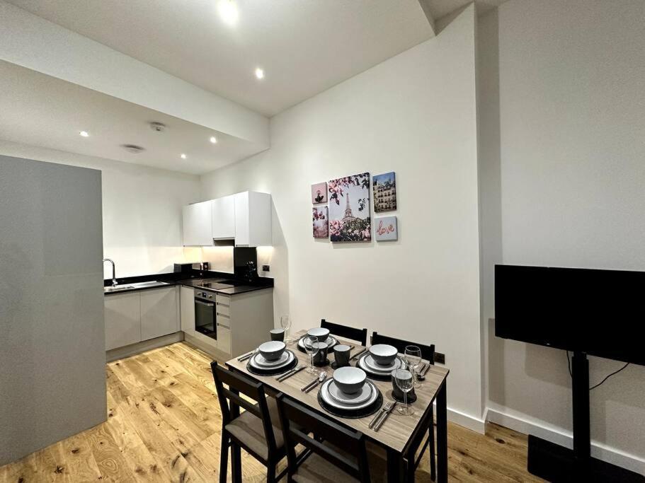 Spacious And Elegant Apartment Бирмингем Экстерьер фото